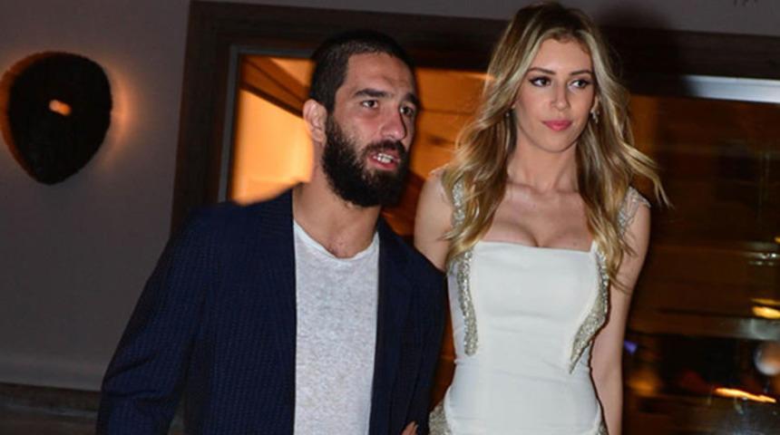 Arda Turan ve Sinem Kobal, Erman Toroğlu ve Gökmen Özdenak'a açtığı tazminat davasını kazandı!
