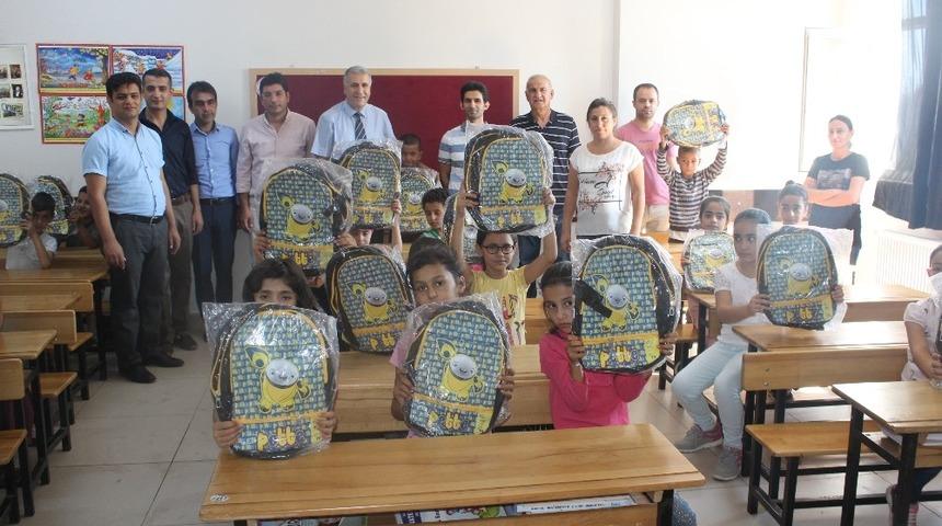 PTT&rsquo;den &ouml;ğrencilere kırtasiye yardımı