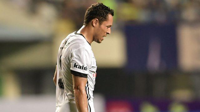 Beşiktaş'ta Adriano kadroya alınmadı