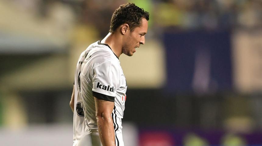 Beşiktaş'ta Adriano, Sarpsborg maçında forma giyemeyecek!