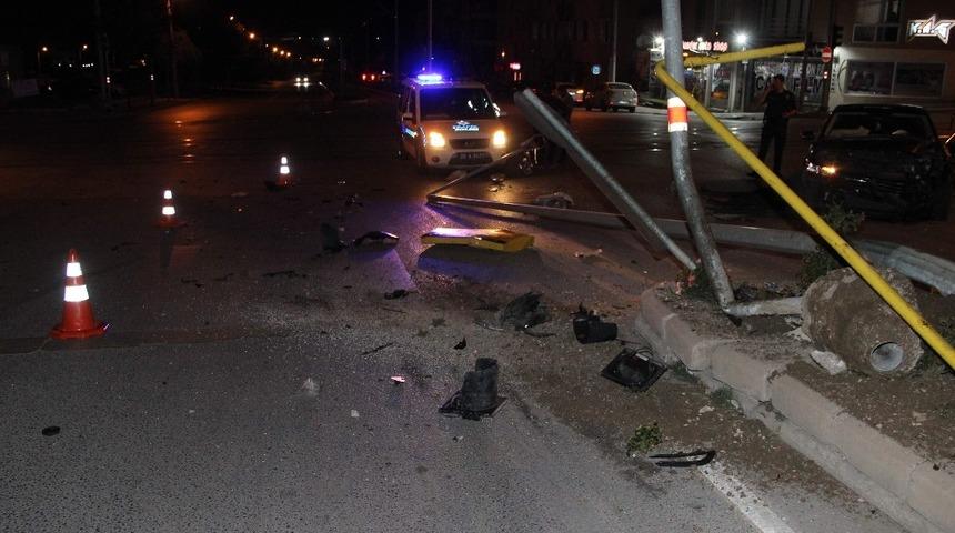 Direksiyon başında uyuyan s&uuml;r&uuml;c&uuml; ref&uuml;je daldı