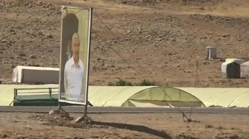 Sincar'dan yeni görüntüler! PKK'lı teröristler İsmail Özden’in fotoğrafını asmış