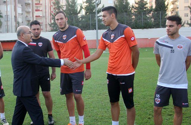 Vali Demirtaş’tan Adanaspor’a baklava