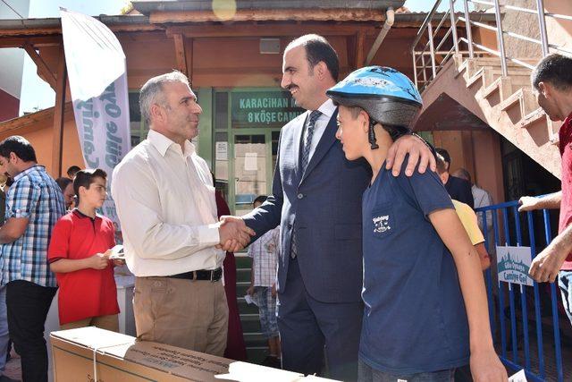 Başkan Altay, çocukların bisiklet mutluluğuna ortak oldu