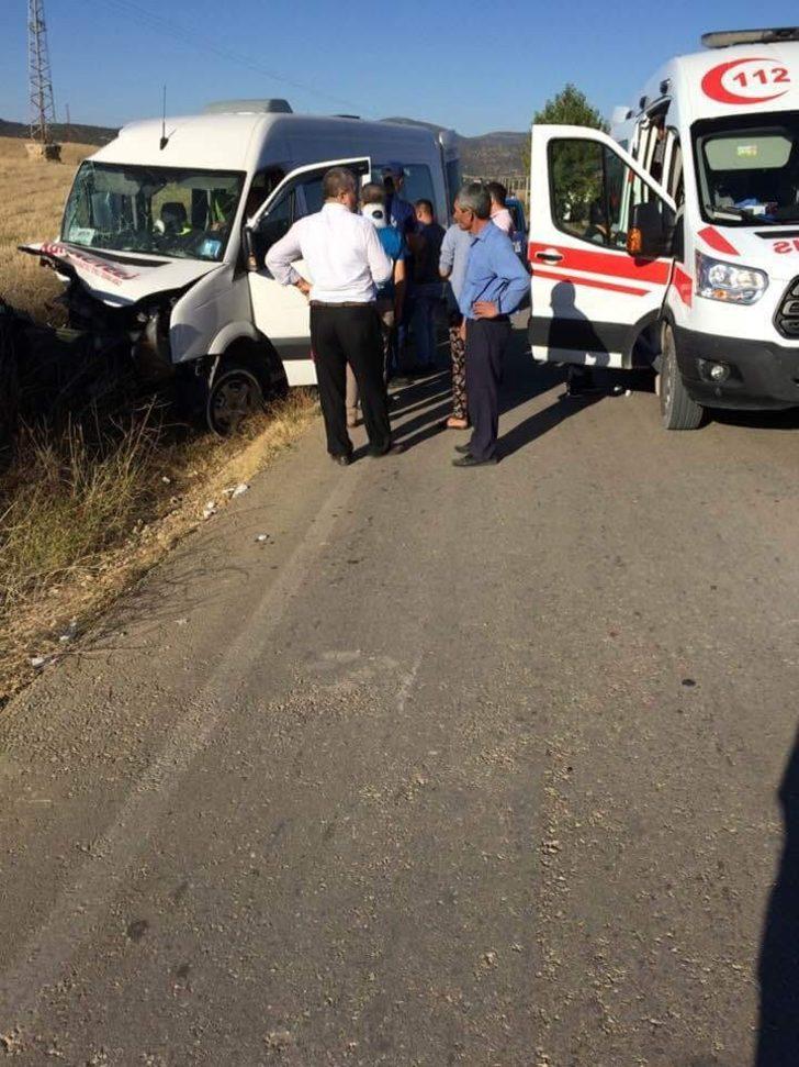 Antalya’da trafik kazası: 16 yaralı G4