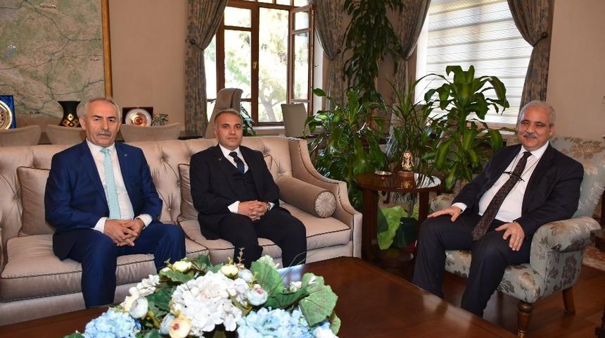 Vali G&uuml;ven&ccedil;er, Saruhanlı ve Kula kaymakamlarını kabul etti