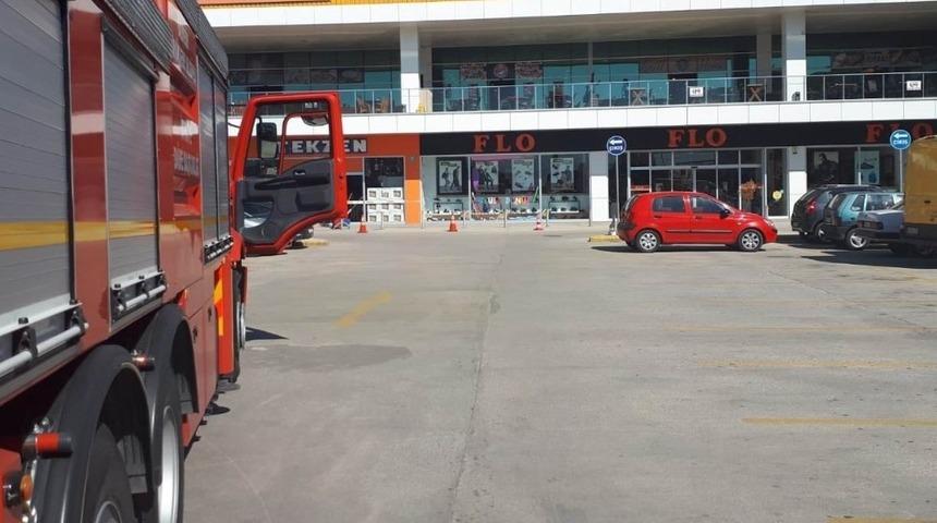 Edremit’te AVM’de yangın