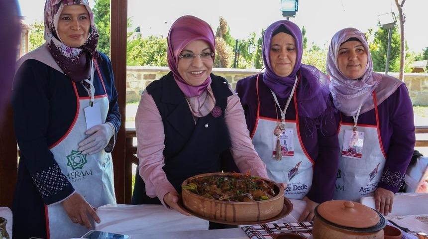 Geleneksel Konya yemekleri Meram&rsquo;da yarıştı