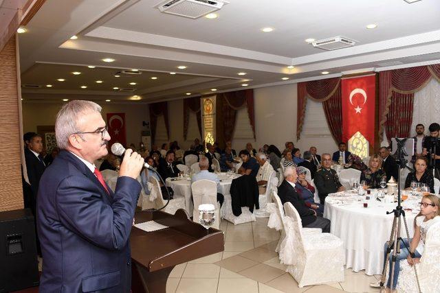 Antalya’da Gaziler onuruna yemek