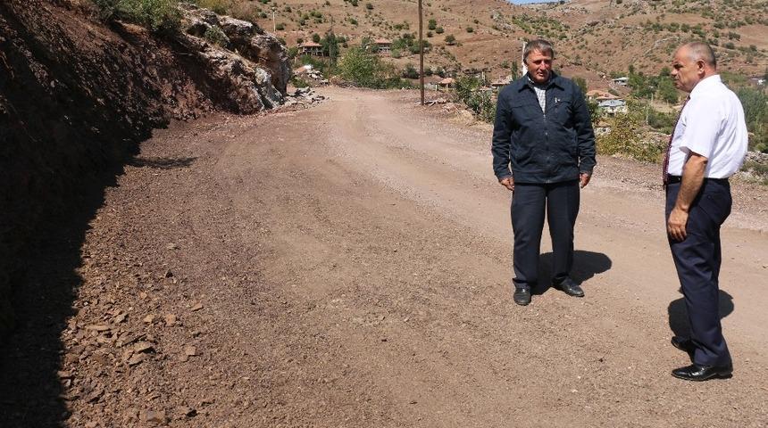 Yahyalı Yeşilk&ouml;y Mahallesi yolu genişletiliyor