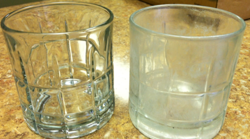 Rengi solan cam bardaklar nasıl parlatılır?