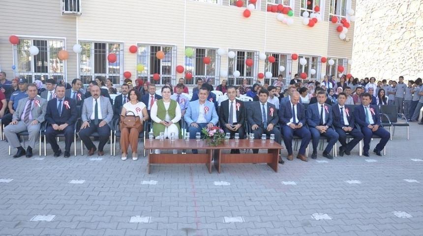 G&ouml;lbaşı il&ccedil;esinde ilk&ouml;ğretim haftası kutlandı
