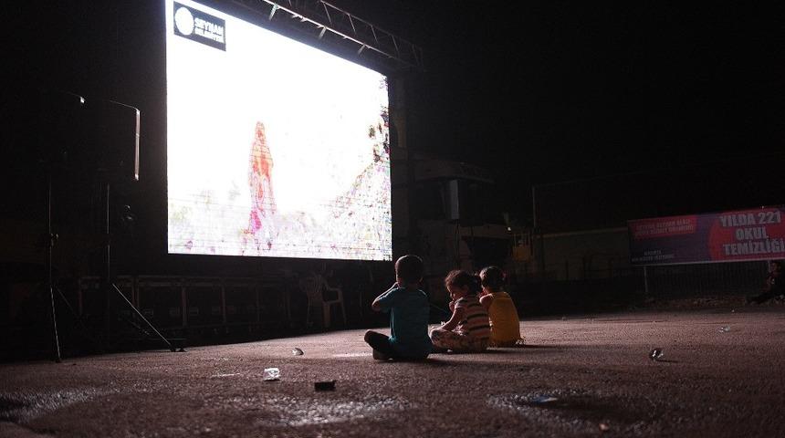 Sonbaharda yazlık sinema keyfi