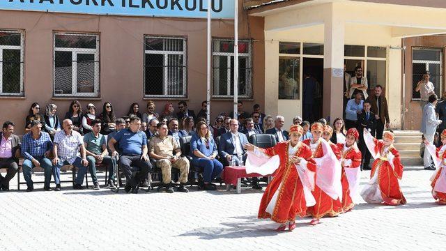 Çatak’ta ilköğretim haftası coşku ile kutlandı