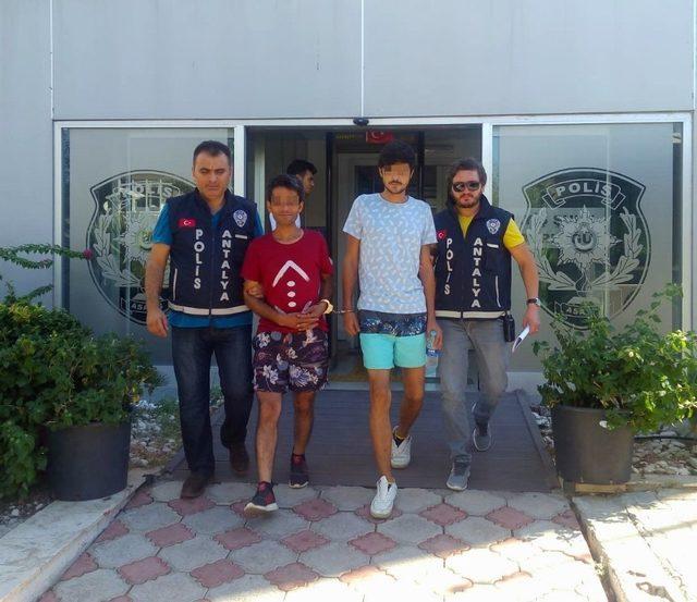 Antalya’da büfe hırsızları yakalandı
