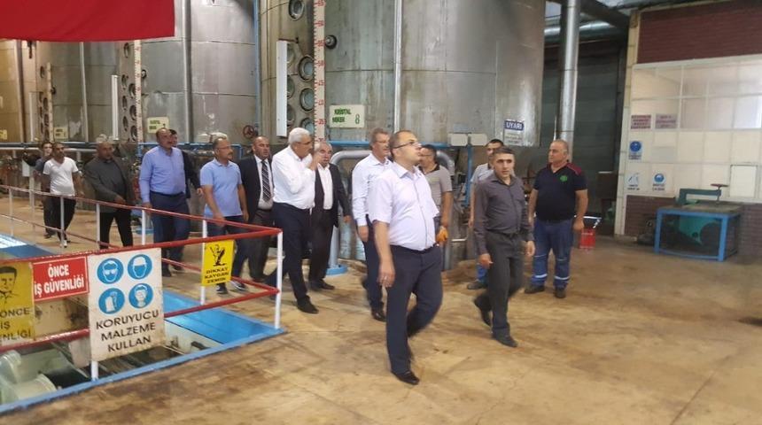 Turhal Kaymakamı &Uuml;&ccedil;er, Turhal Şeker&rsquo;i ziyaret etti