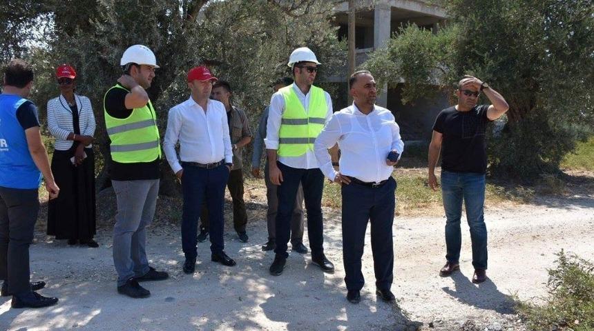 Altın&ouml;z&uuml;&rsquo;ne "Savaş Ayırır, Futbol Birleştirir" projesiyle halı saha yapılıyor