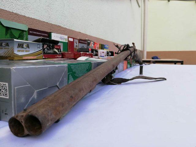 Balıkesir'de kaçak silah tamirhanesine operasyon