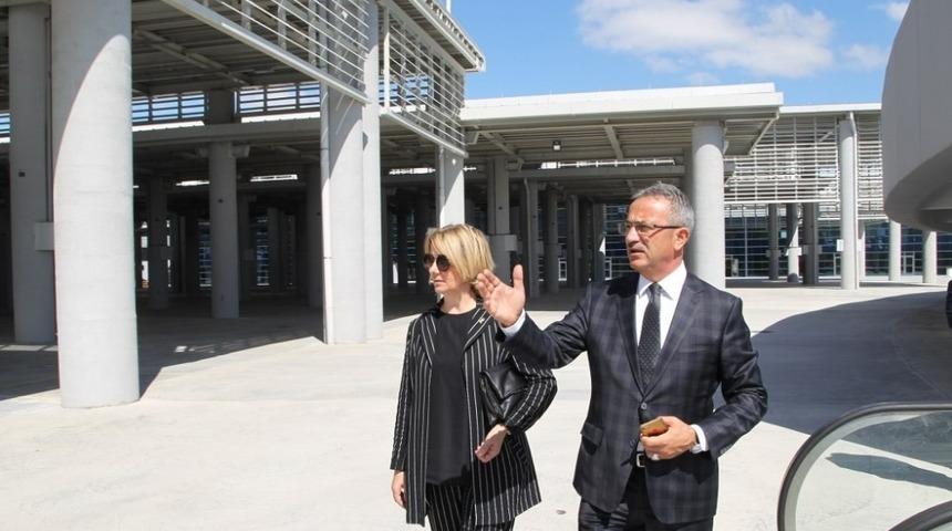 Milletvekili Zeybek&rsquo;ten Mevlana Modern Pazarına tam not