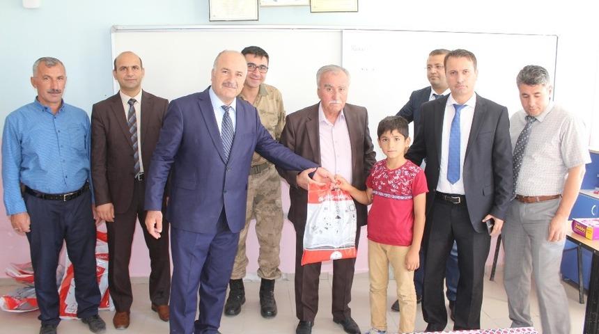 &Ouml;ğretmenlerden &ouml;rnek davranış