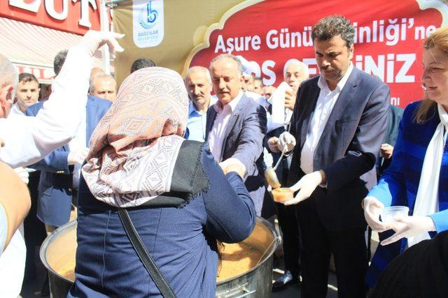 Bağcılar’da 20 bin kisilik aşure kazanı kaynadı