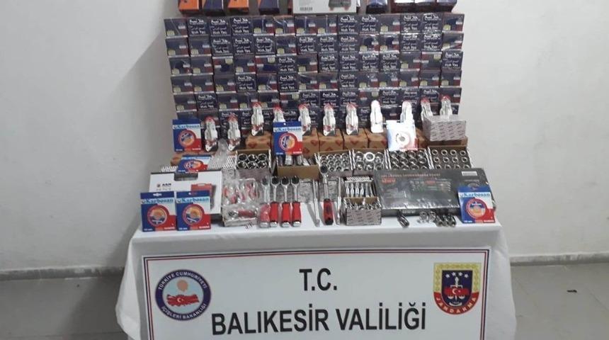 Sındırgı&rsquo;da ka&ccedil;ak eşya operasyonu
