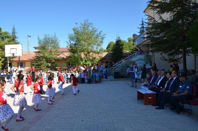 Darende ilçesinde İlköğretim Haftası etkinliği