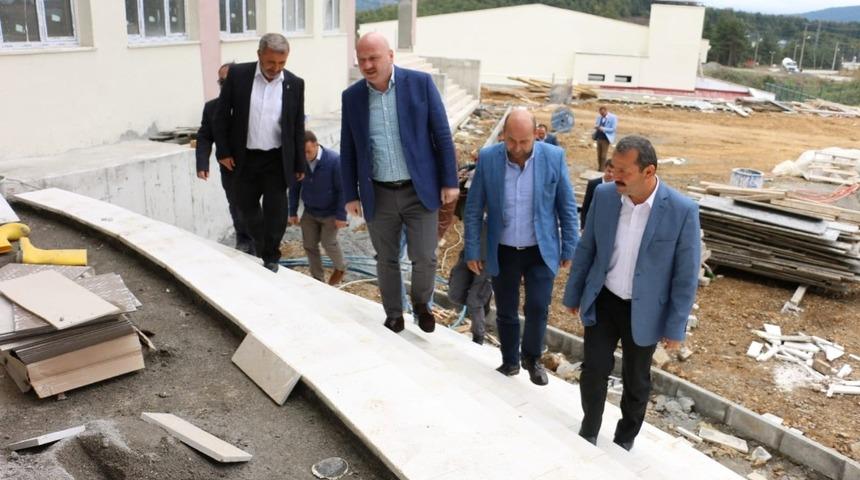 AK Parti’li Gündoğdu, ilçelerde projeleri inceledi