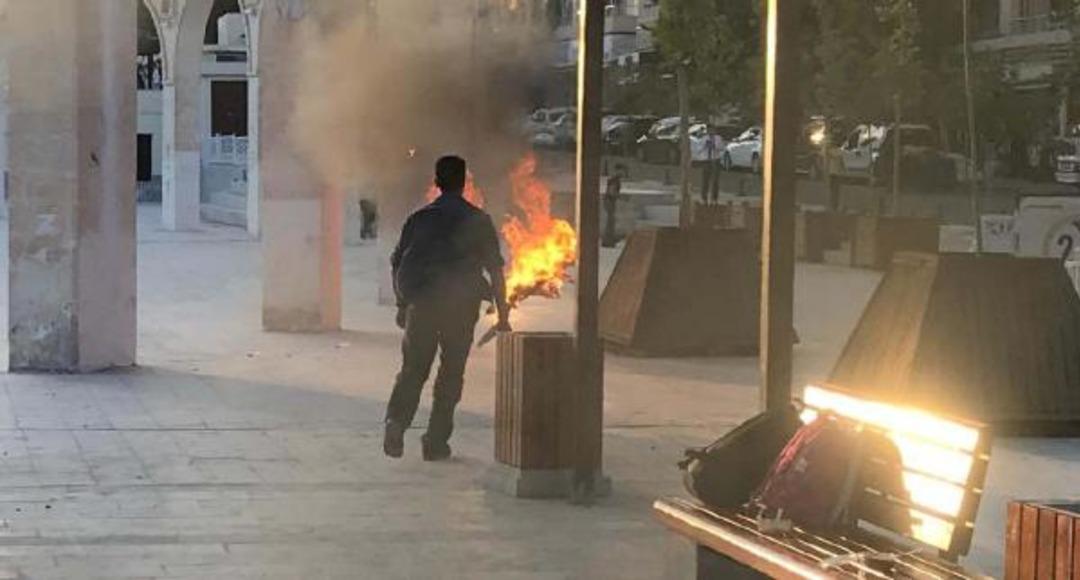 Şanlıurfa'da milletvekillerinden iş isteyen bir gen&ccedil; kendini yaktı