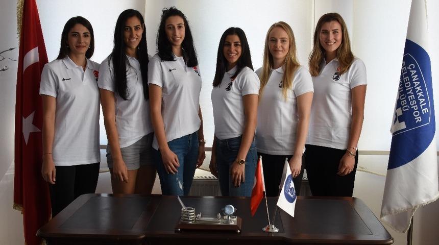 &Ccedil;anakkale Belediyespor 6 oyuncuyla s&ouml;zleşme imzaladı