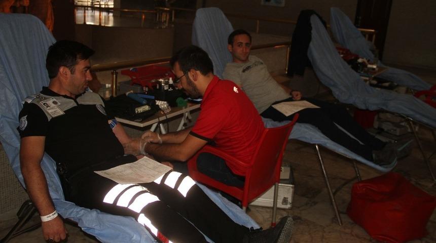 Erzincan Belediyesinden Kızılay&rsquo;a tam destek