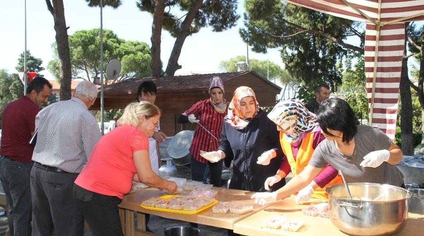 Kuyucak&rsquo;ta aşure g&uuml;n&uuml; bereketi