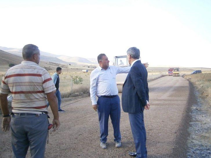 Kaymakam Özkan, yol yapım çalışmalarını inceledi G3