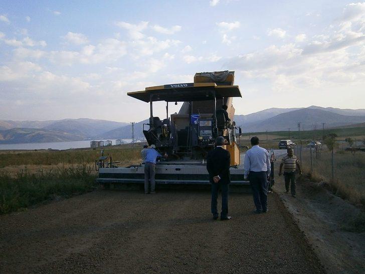 Kaymakam Özkan, yol yapım çalışmalarını inceledi G4