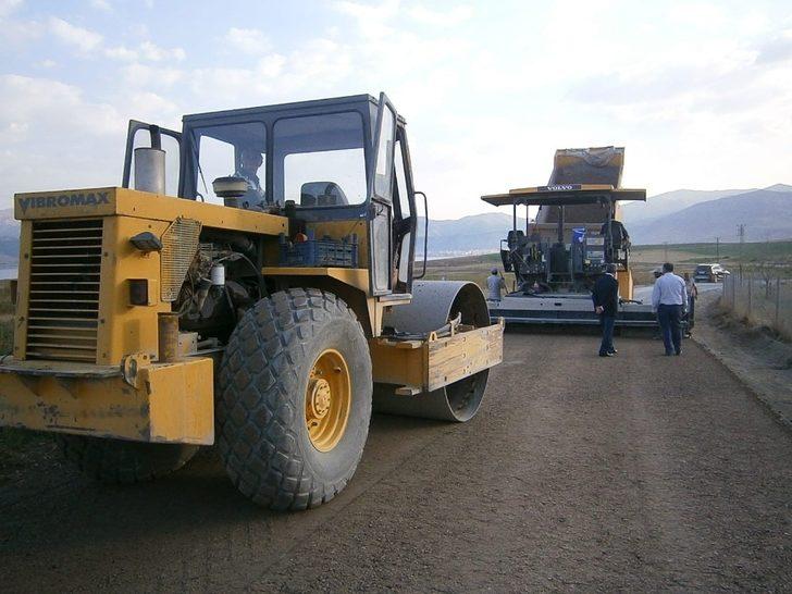 Kaymakam Özkan, yol yapım çalışmalarını inceledi G5