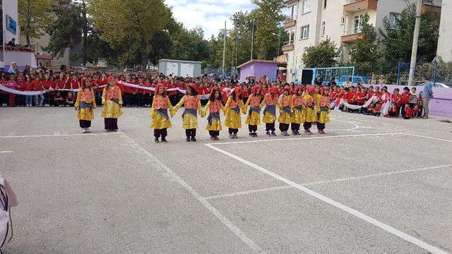 Vezirköprü’de İlköğretim Haftası kutlandı