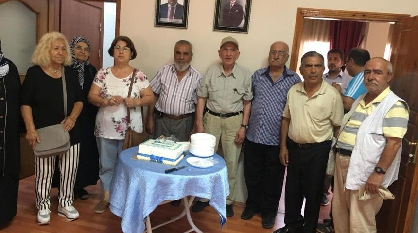 İzmit Belediyesi&rsquo;nden doğum g&uuml;n&uuml; s&uuml;rprizi