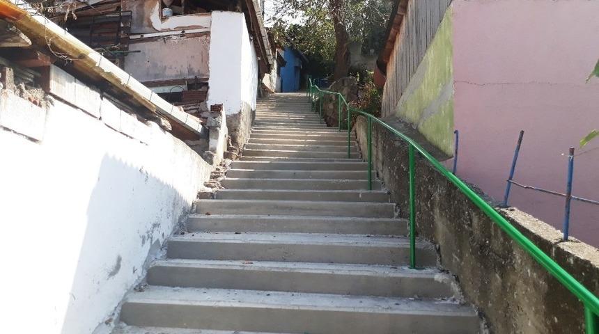 İzmit&rsquo;te yol &ccedil;alışmaları devam ediyor