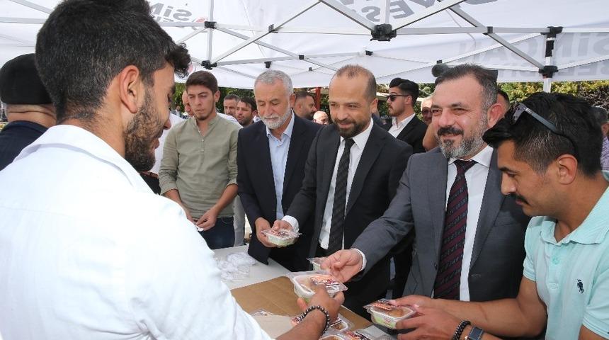 Sincan Belediyesinden aşure ikramı