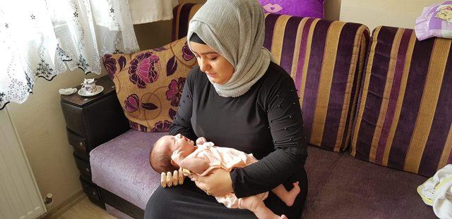 'Hayat tamircisi' bu kez annenin bebeğine sarılmasını sağladı