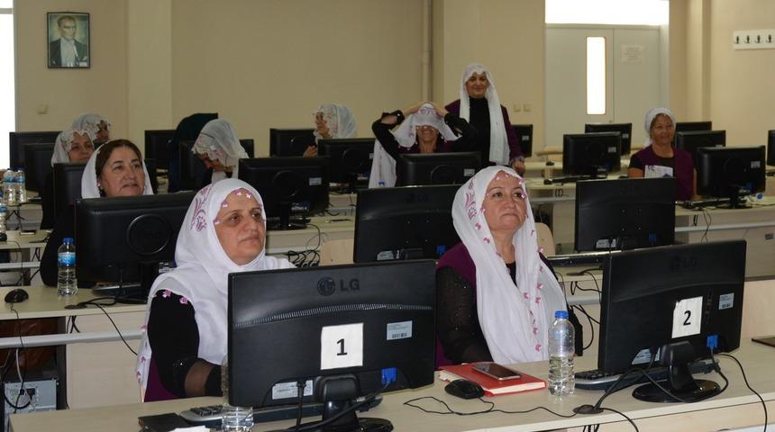 Üretici kadınlar, e-ticareti öğrendi