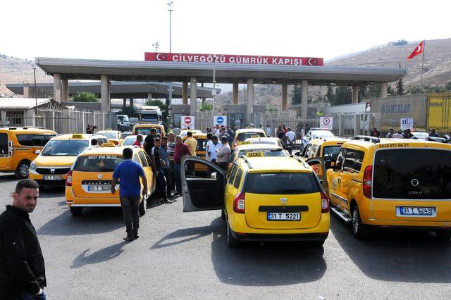 Cilvegözü Gümrük Kapısı'nda 'korsan taksi' eylemi