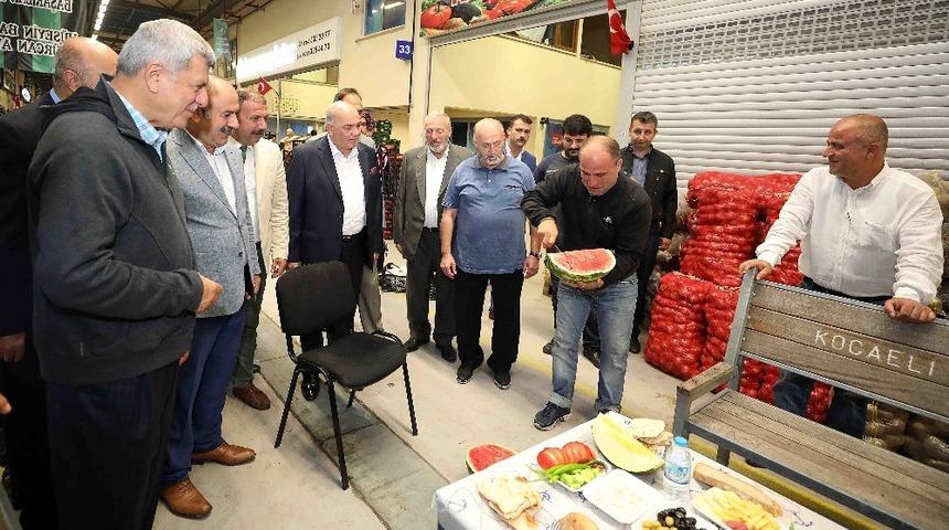 Başkan Karaosmanoğlu, hal esnafının beraket duasına  katıldı