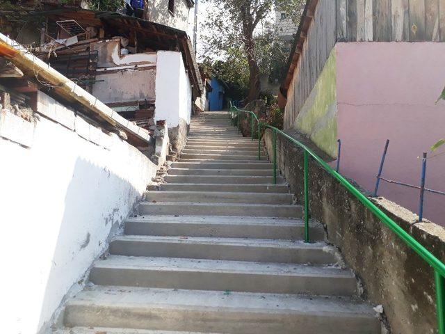 İzmit&rsquo;te yol ve &ccedil;evre bakımları devam ediyor 2