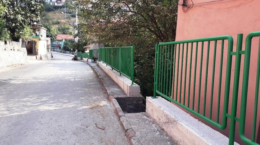 İzmit&rsquo;te yol ve &ccedil;evre bakımları devam ediyor