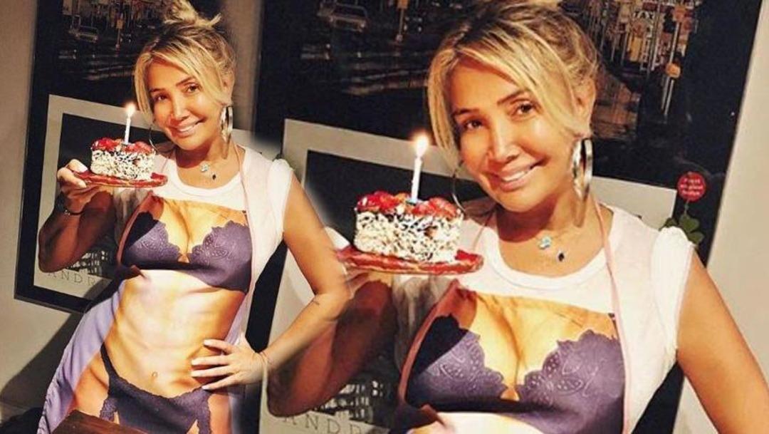 Yonca Evcimik 55'nci yaş g&uuml;n&uuml;n&uuml; kutladı