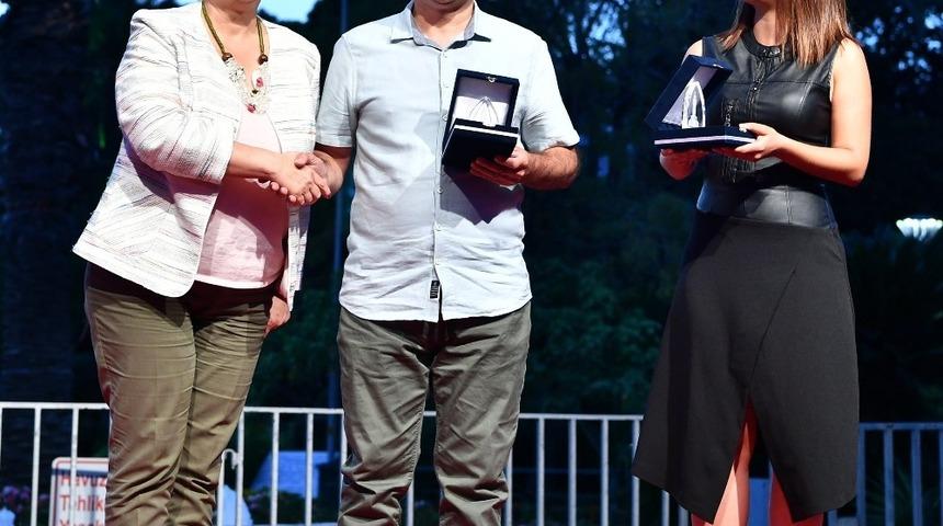 Barış Sel&ccedil;uk&rsquo;tan İHA&rsquo;ya &ouml;d&uuml;l