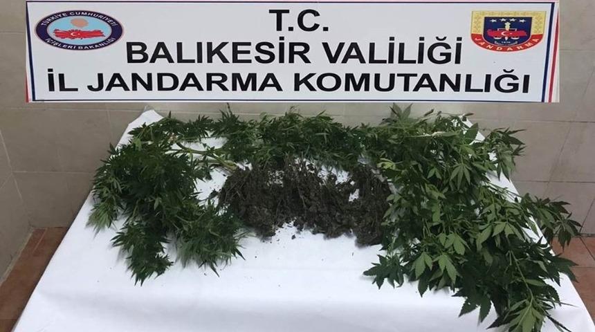Jandarma uyuşturucu tacirlerine g&ouml;z a&ccedil;tırmıyor