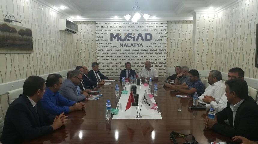 CHP Heyetinden M&Uuml;SİAD&rsquo;a ziyaret