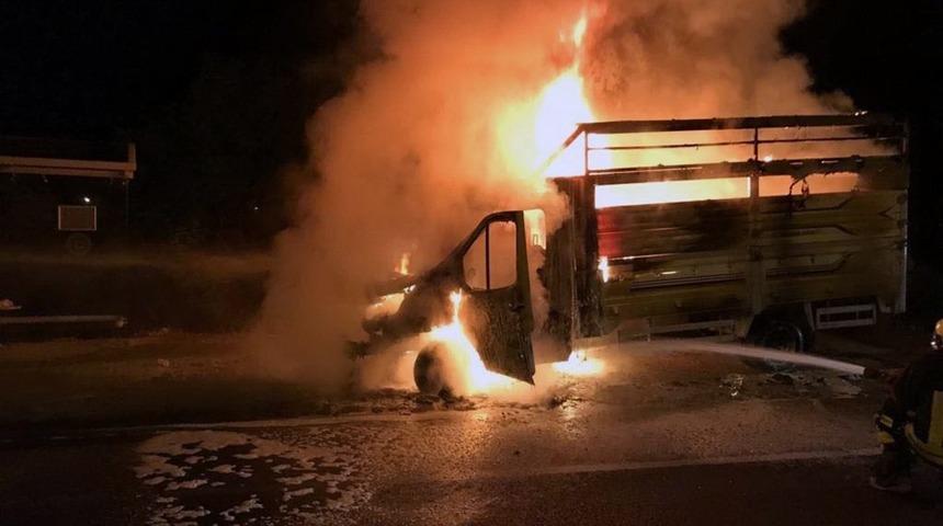 Ara&ccedil; alev alev yandı